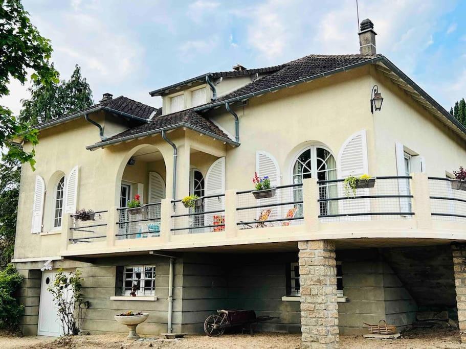 Gite De La Petite Fourmy Saint-Sulpice-les-Feuilles Eksteriør billede